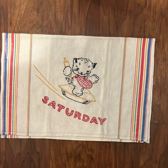 Vintage Days of the Week Tea Towel with Cat Embroidery - Picture 6 of 7